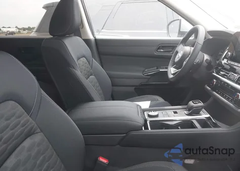 2025 Nissan Pathfinder Sv 4Wd z USA, uszkodzony, nr VIN 5N1DR3BCXSC257650